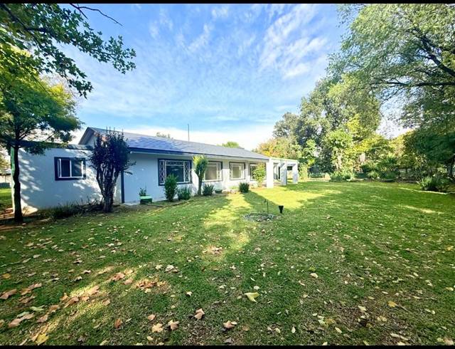 4 BEDROOM HOUSE FOR SALE IN THREE RIVERS